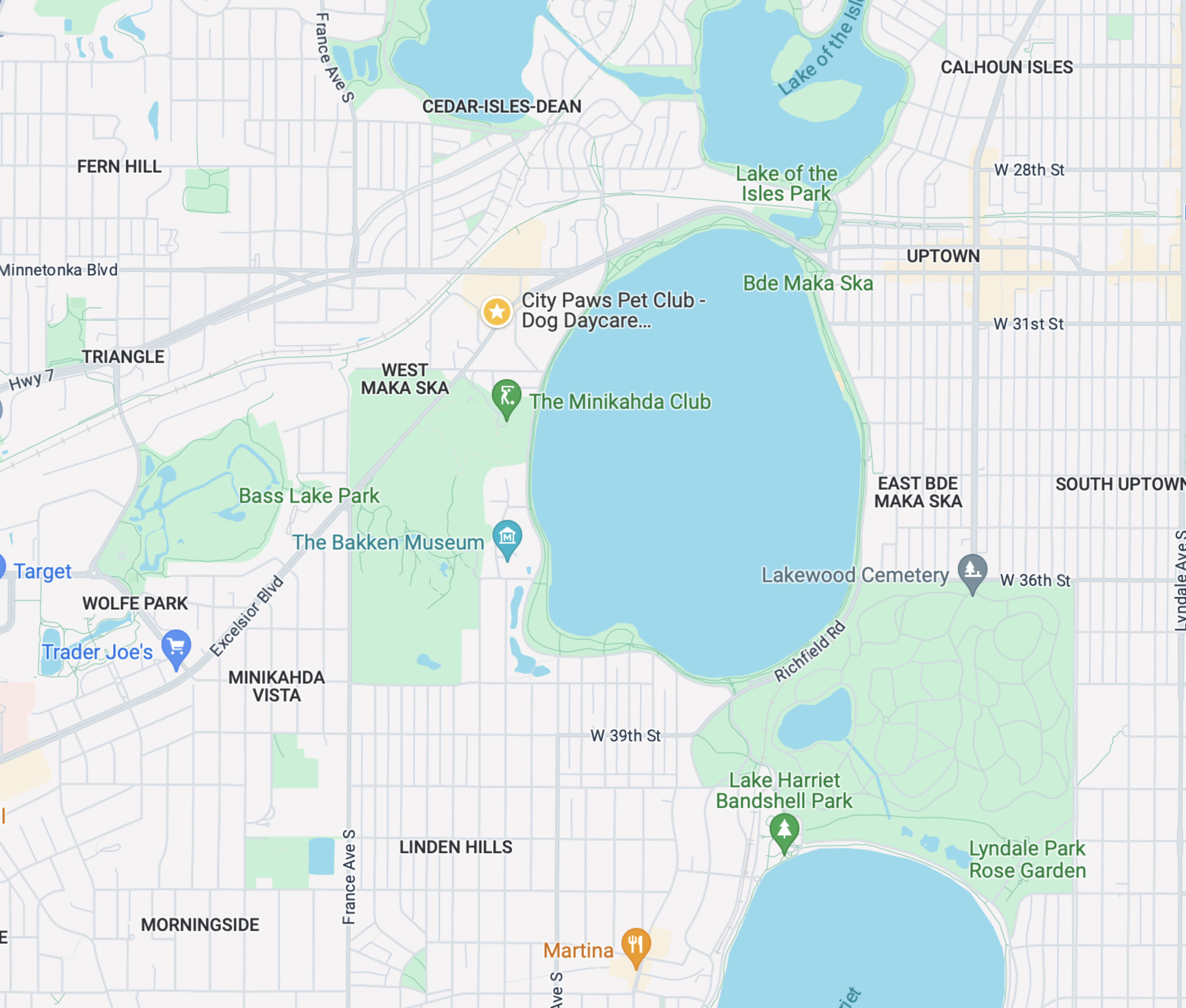 https://citypawspetclub.com/wp-content/uploads/2024/05/Uptown-Minneapolis-Dog-Walker-5000x4250.png